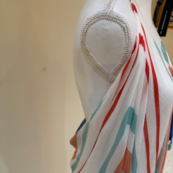 Pool to Party Coverup by Subtle Luxury OS - Picture 7 of 12